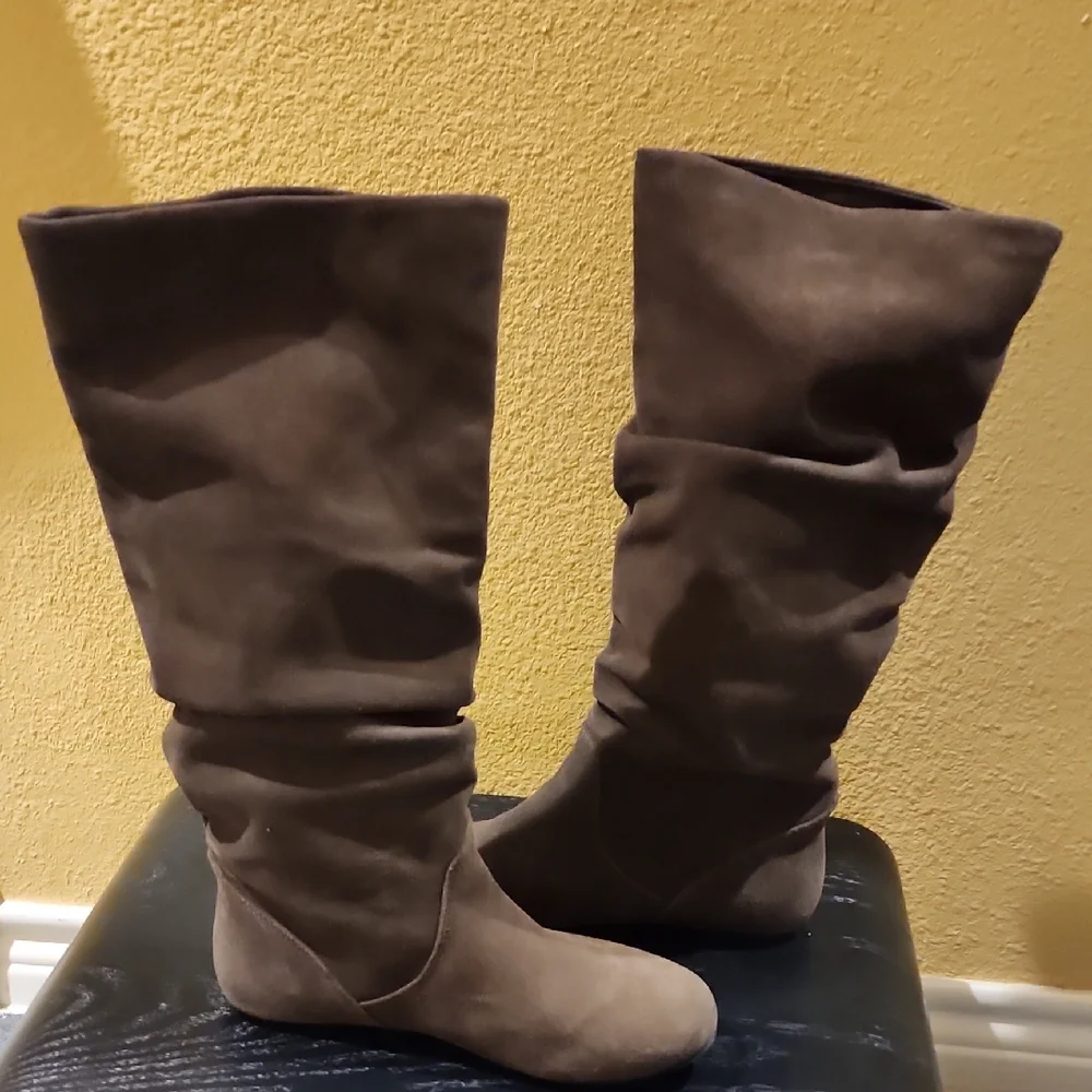 Steve Madden Brown Slouchy Boots - Picture 9 of 10